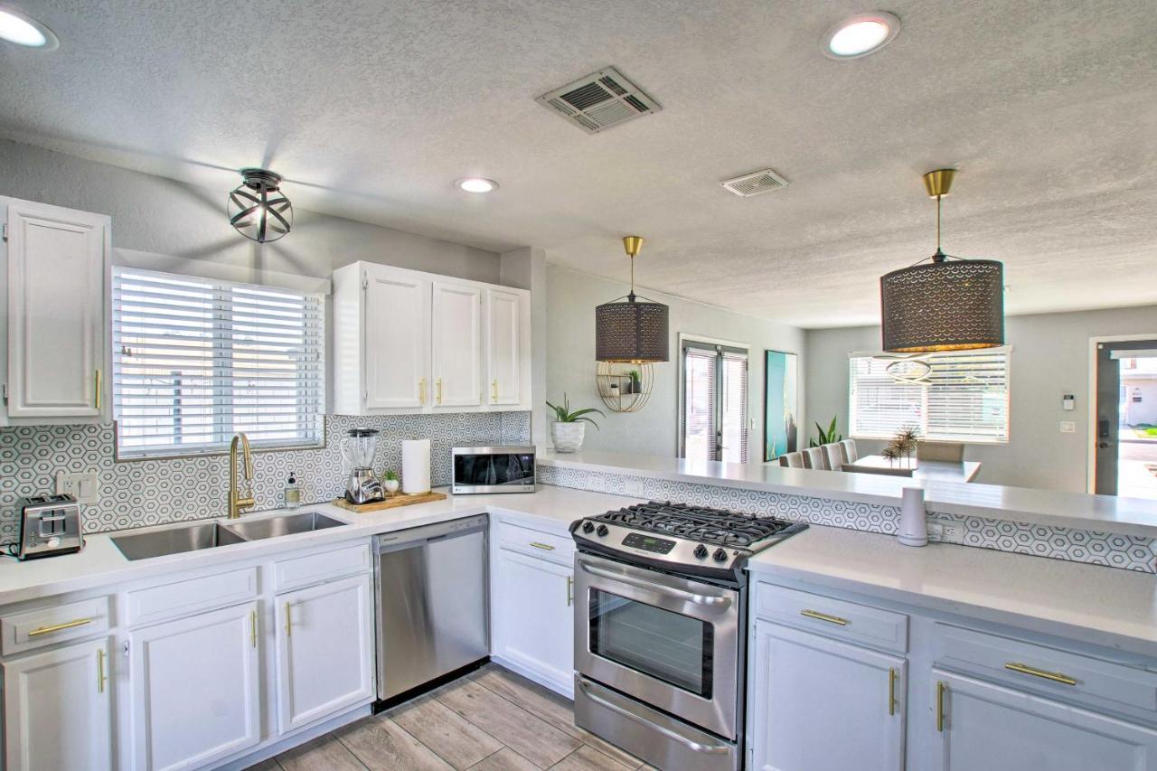 Charming Phoenix Home With Patio About 3 Miles To Dtwn! Εξωτερικό φωτογραφία