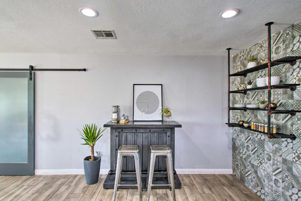 Charming Phoenix Home With Patio About 3 Miles To Dtwn! Εξωτερικό φωτογραφία