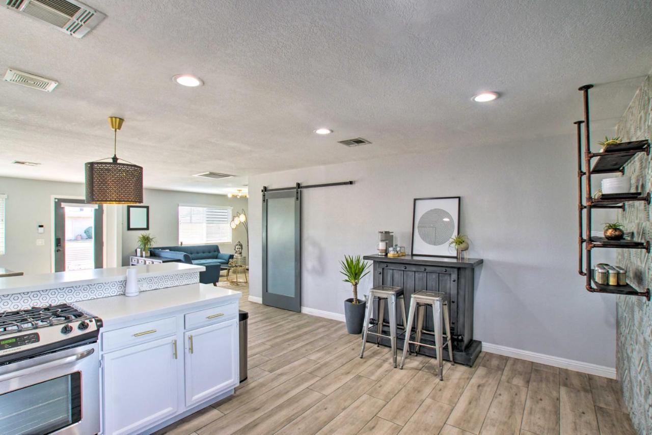 Charming Phoenix Home With Patio About 3 Miles To Dtwn! Εξωτερικό φωτογραφία