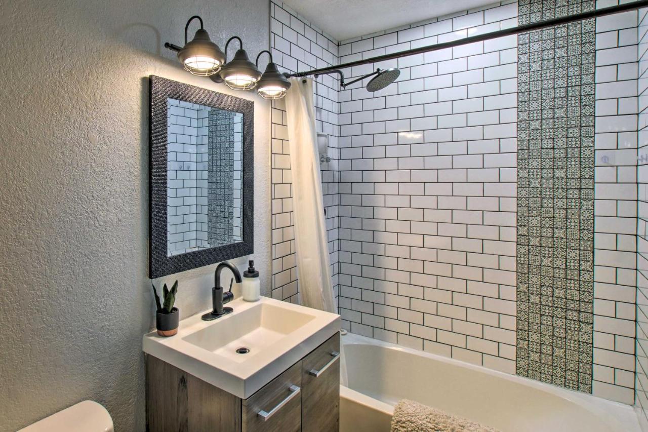 Charming Phoenix Home With Patio About 3 Miles To Dtwn! Εξωτερικό φωτογραφία